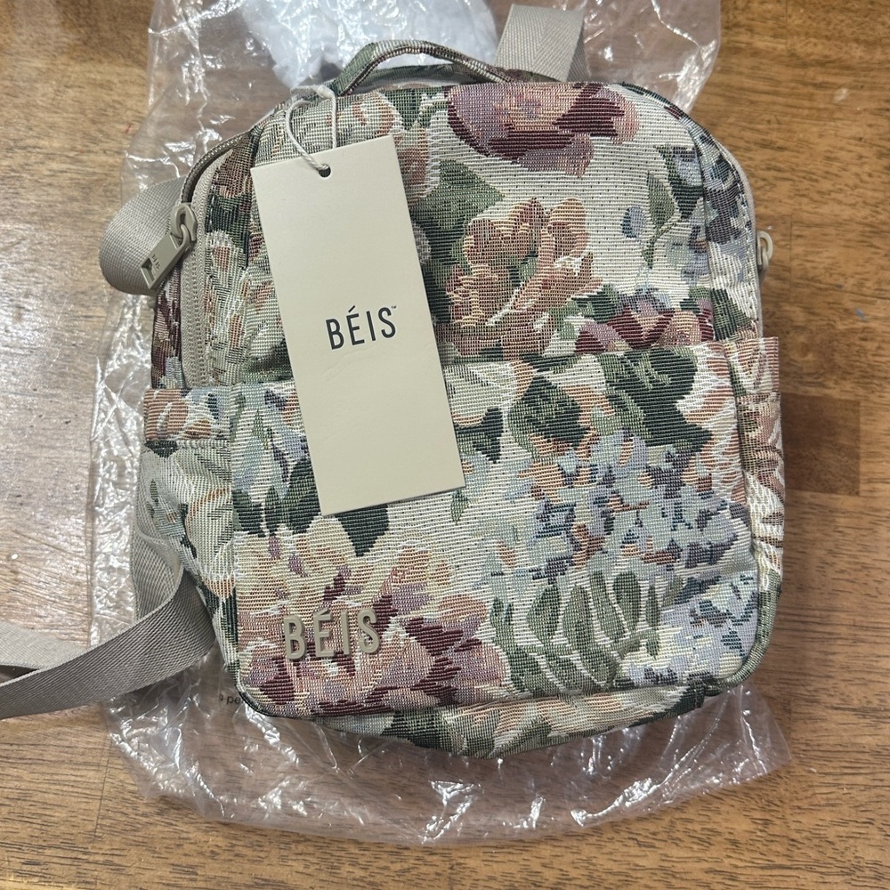 NEW BEIS VINTAGE FLORAL MINI BACKPACK